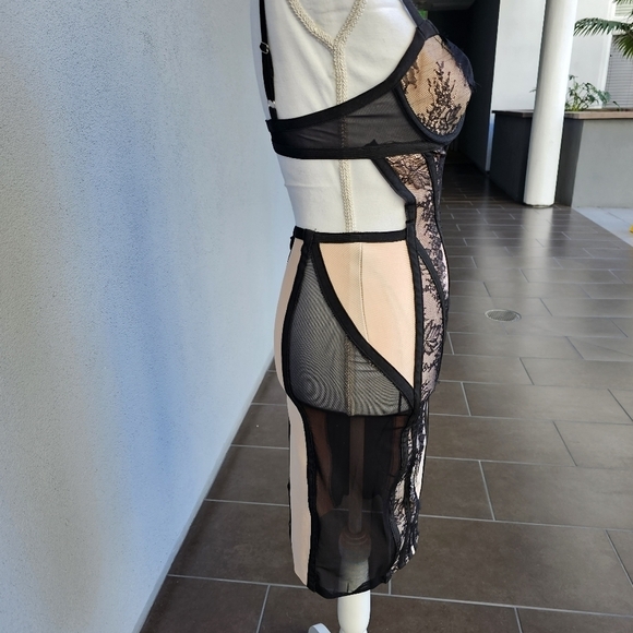 Nova Luxe ✦ Bandage Midi Dress ✦ Nude & Black Cutout Mesh w/ Lace Overlay Sz XS - Picture 8 of 17